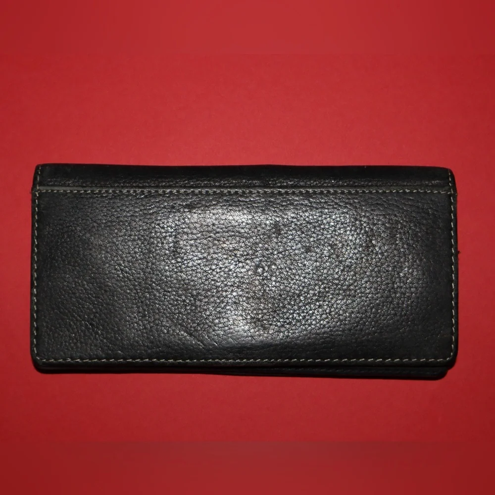FOSSIL Olivia Checkbook Frame Kiss Lock Closure Black Leather Clutch - Picture 3 of 8